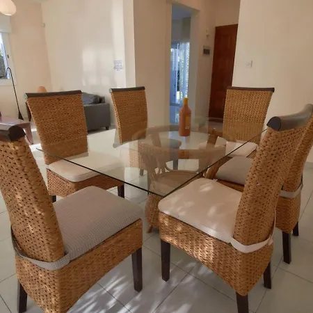 Persifonia - 3br Family Retreat Near Coral Bay